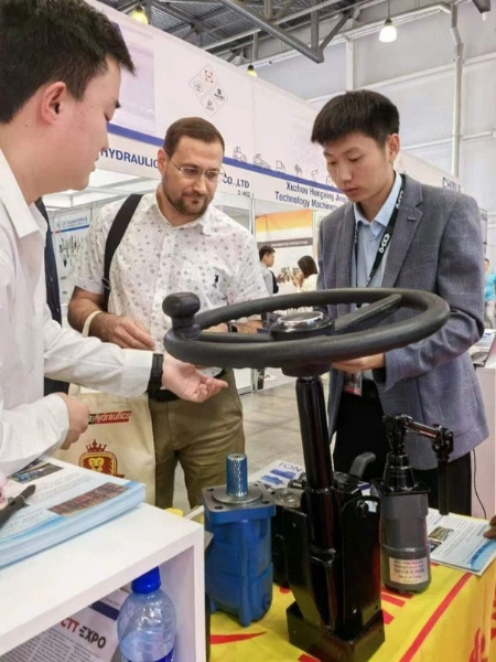 泰安同科液壓設(shè)備有限公司在俄羅斯舉辦的ctt工程機(jī)械展會中圓滿完成了參展任務(wù)